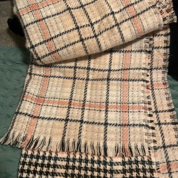 soft acrylic large pink white scarf emanuel geraldo - Picture 4 of 5